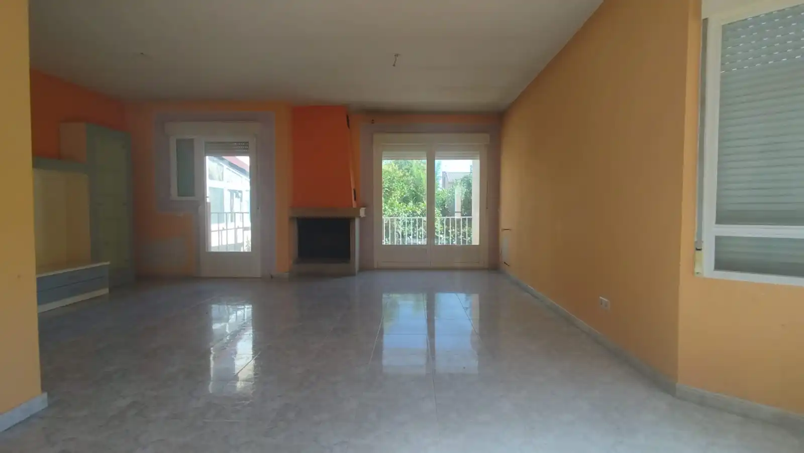 Sala d'estar de Casa adosada en venda en Uceda amb Calefacció, Jardí privat i Parquet