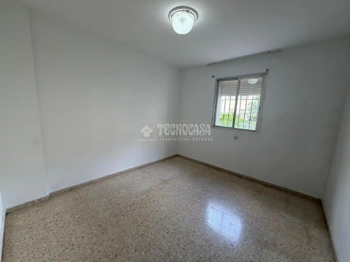 Bedroom of Flat for sale in Sevilla