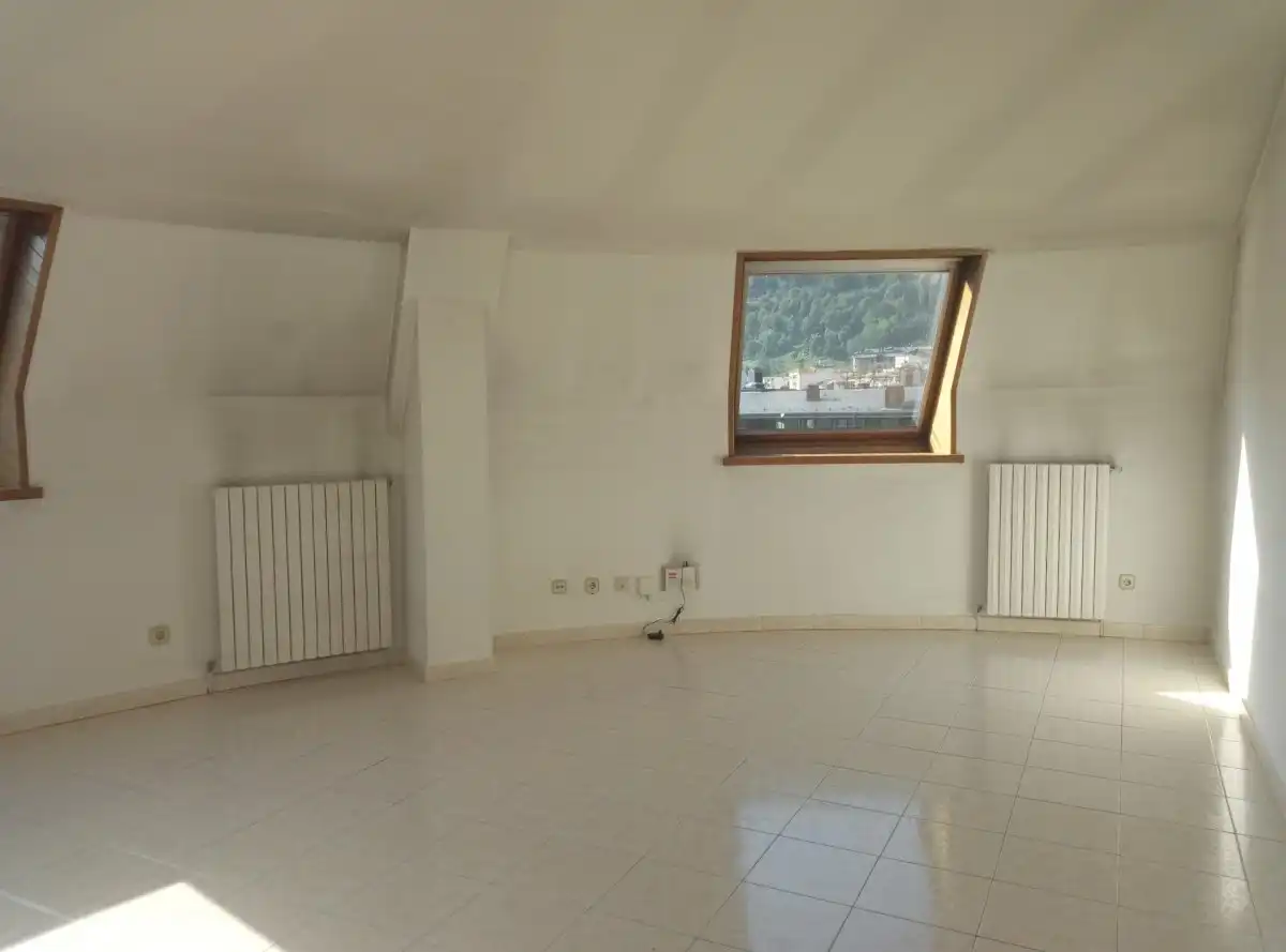 3-bedroom flat for rent in Escaldes-Engordany · 4 of 43