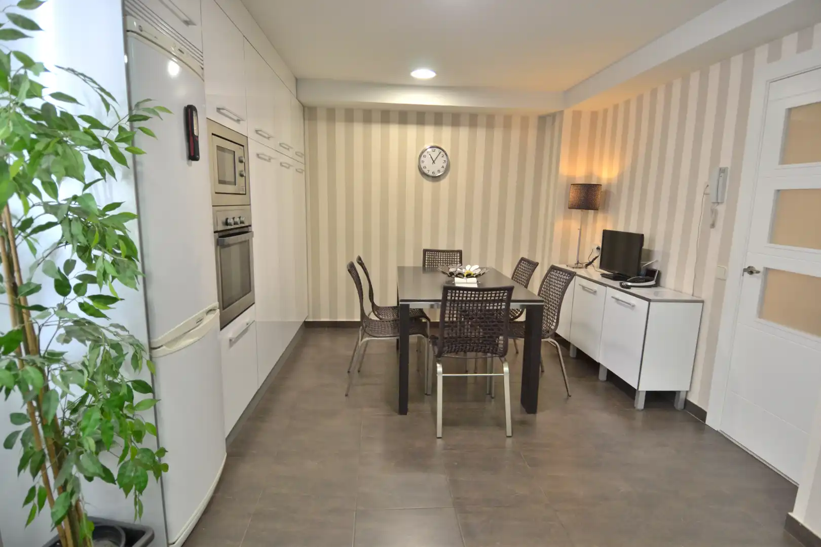 Cocina de Piso de alquiler en Madrid con Calefacción y Amueblado