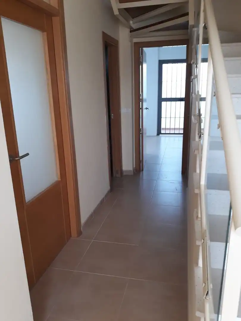 Casa adosada de lloguer en Huévar del Aljarafe amb Jardí privat i Terrassa