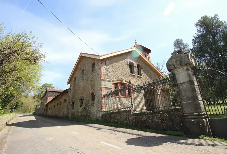 Exterior view of Houses for sale in Salas  with Furnished