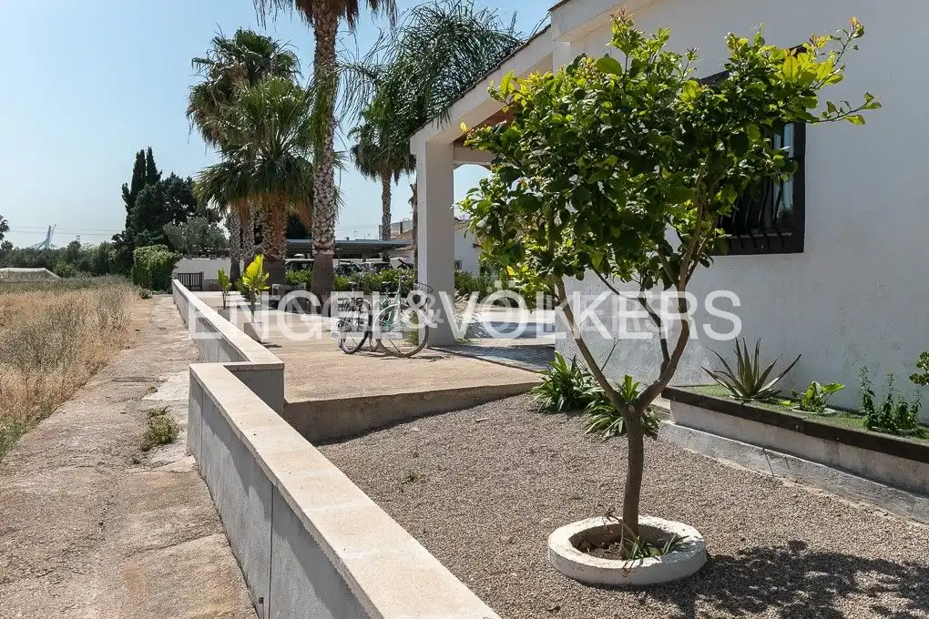 Vista exterior de Casa o chalet en venta en Valencia con Aire acondicionado, Calefacción y Jardín privado