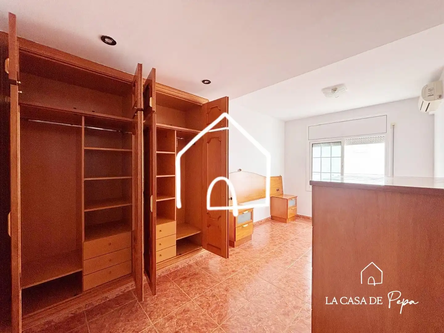 Habitación de Piso en venta en Viladecans con Aire acondicionado, Calefacción y Terraza