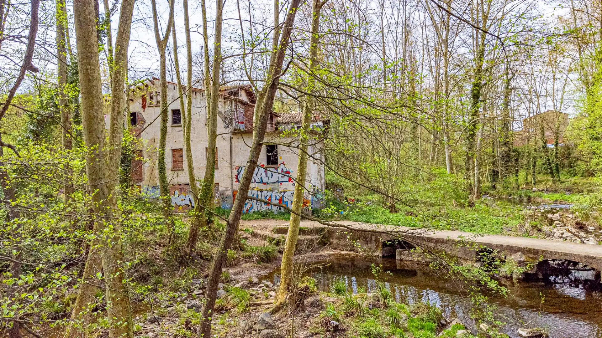 Außenansicht von Country house zum Verkauf in Olot mit Privatgarten, Terrasse und Alarm
