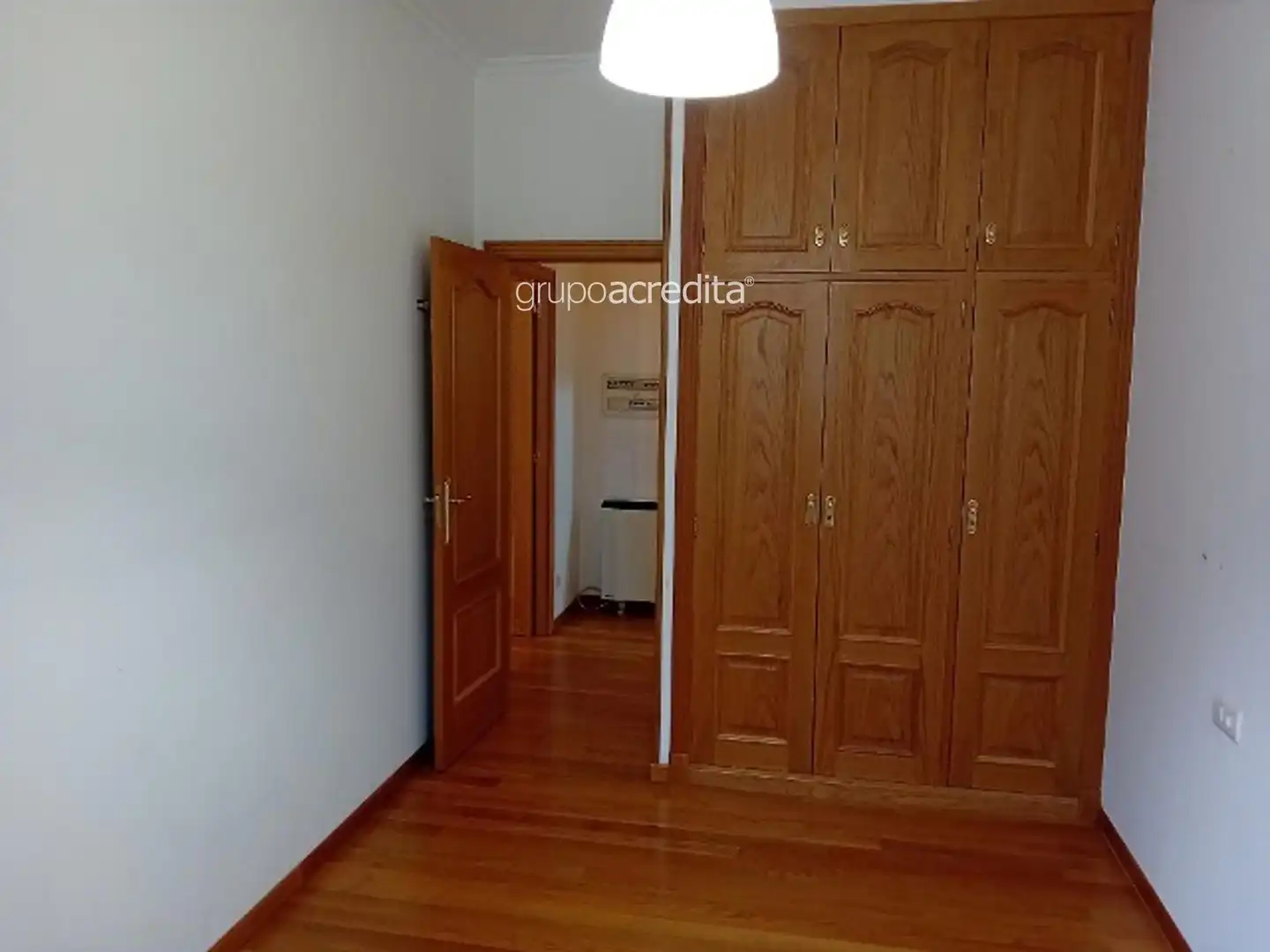 Dormitori de Pis en venda en Santiago de Compostela  amb Calefacció, Parquet i Terrassa