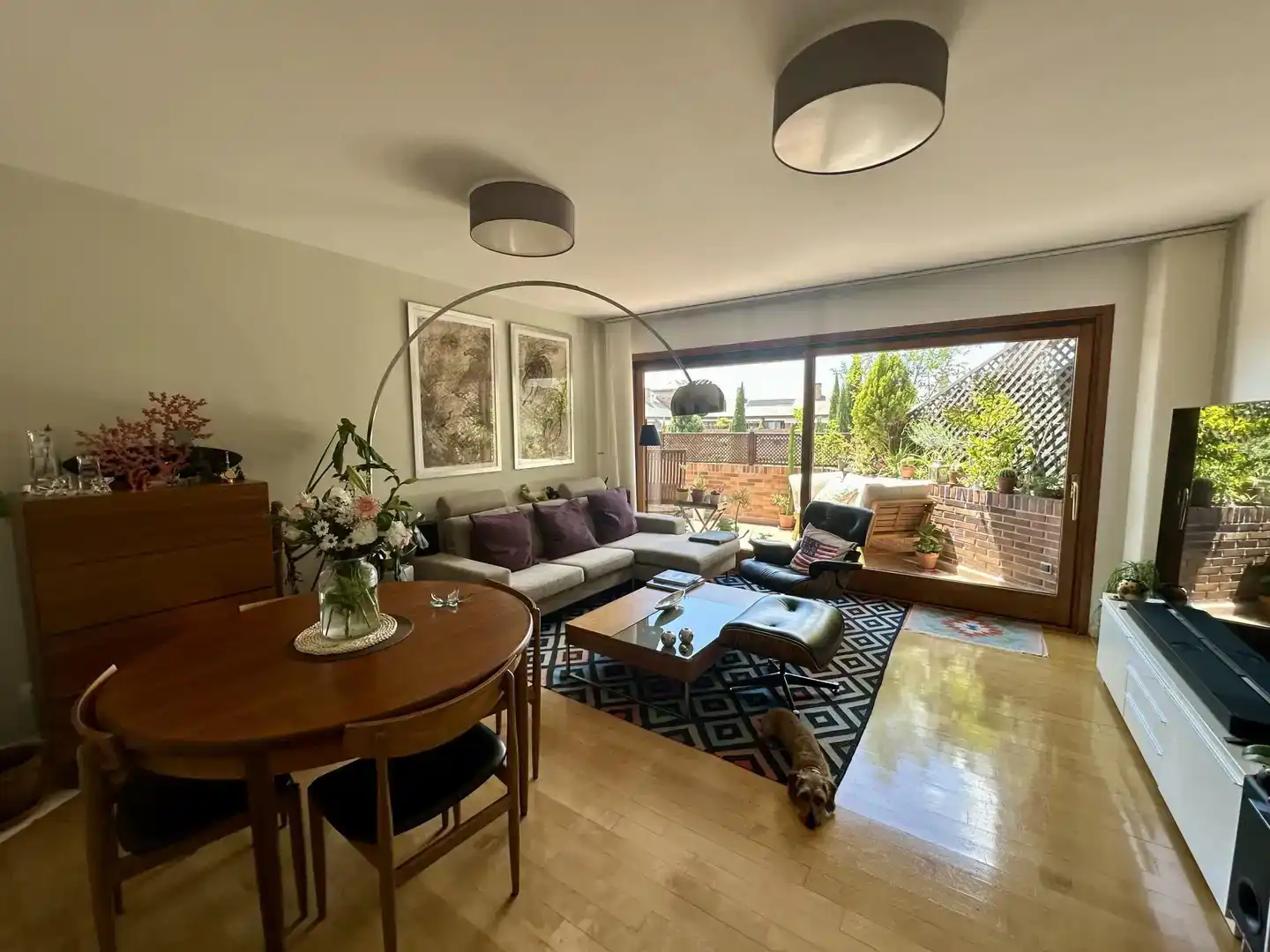 Living room of Flat for sale in Las Rozas de Madrid  with Air Conditioner, Swimming Pool and Balcony