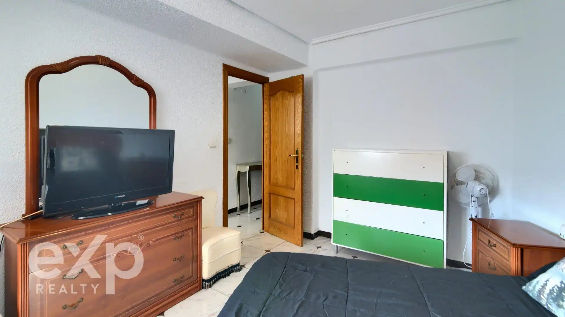 Bedroom of Flat for sale in Valencia  with Air Conditioner, Heating and Terrace