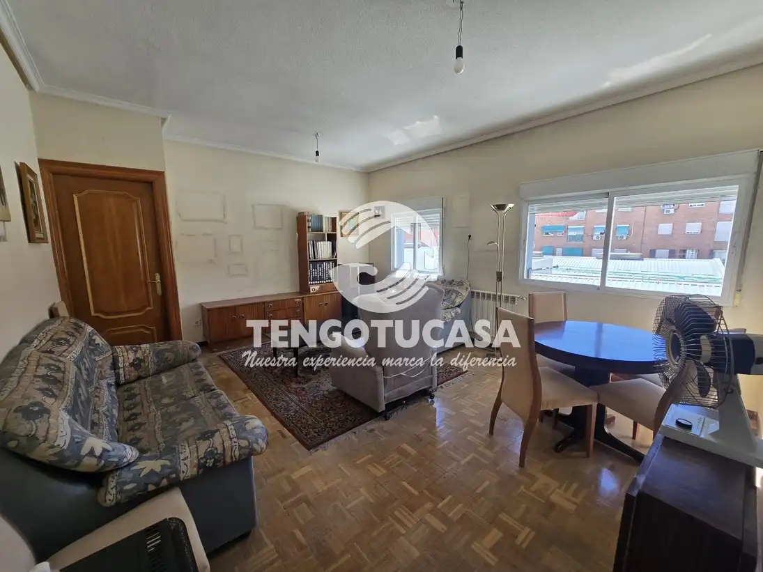 Living room of Flat for sale in Madrid  with Heating, Storage room and Furnished
