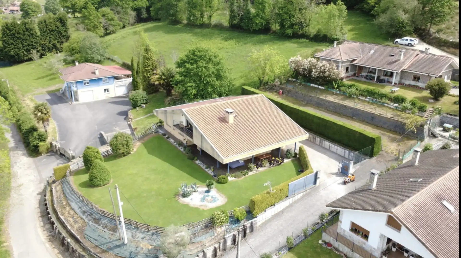 Jardí de Casa o xalet en venda en Siero amb Jardí privat, Terrassa i Traster