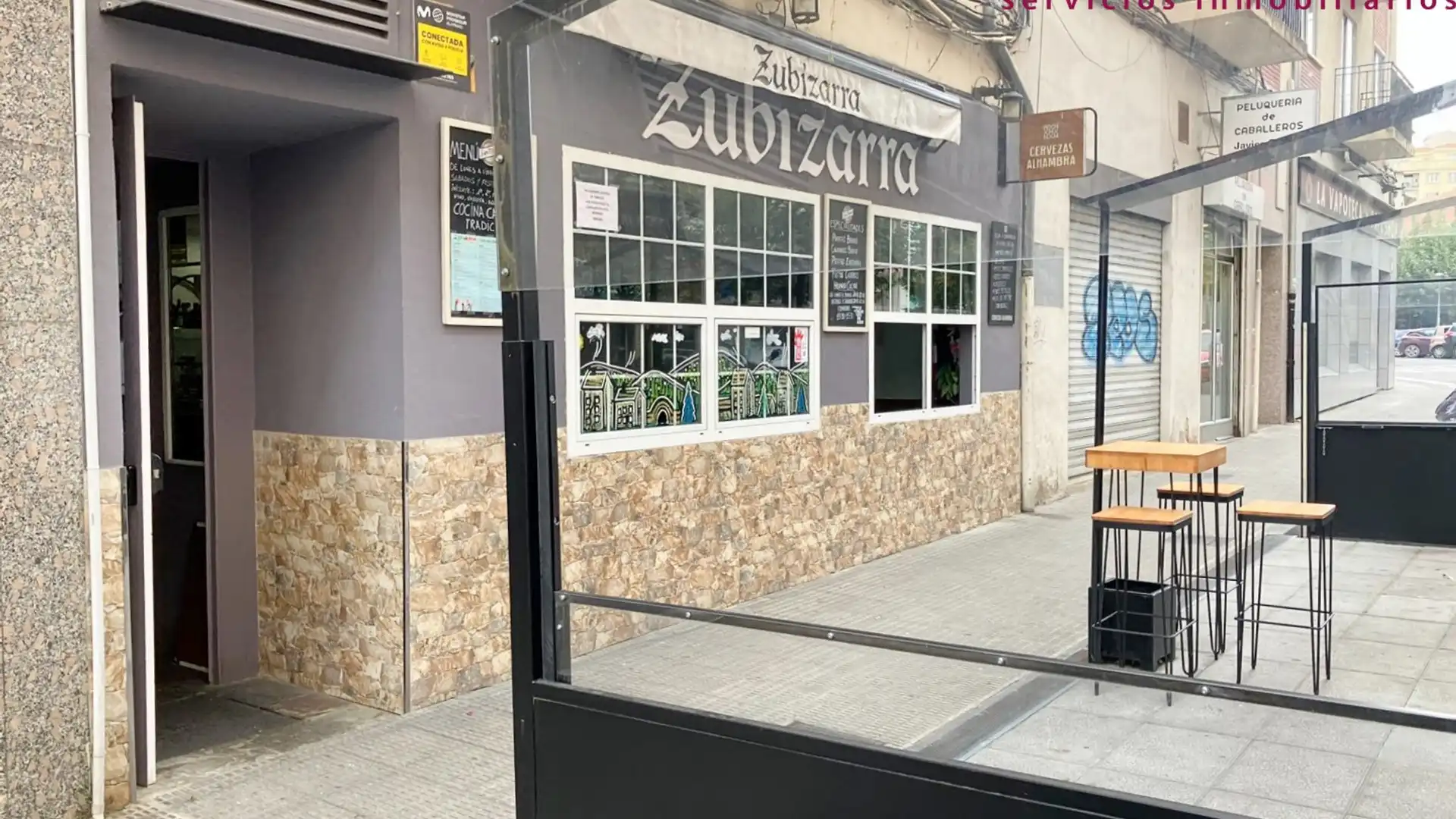 Local en traspaso en Burlada / Burlata con Calefacción, Terraza y Amueblado
