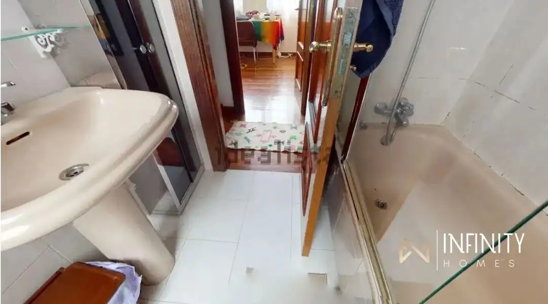 Baño de Piso de alquiler en Bilbao  con Calefacción