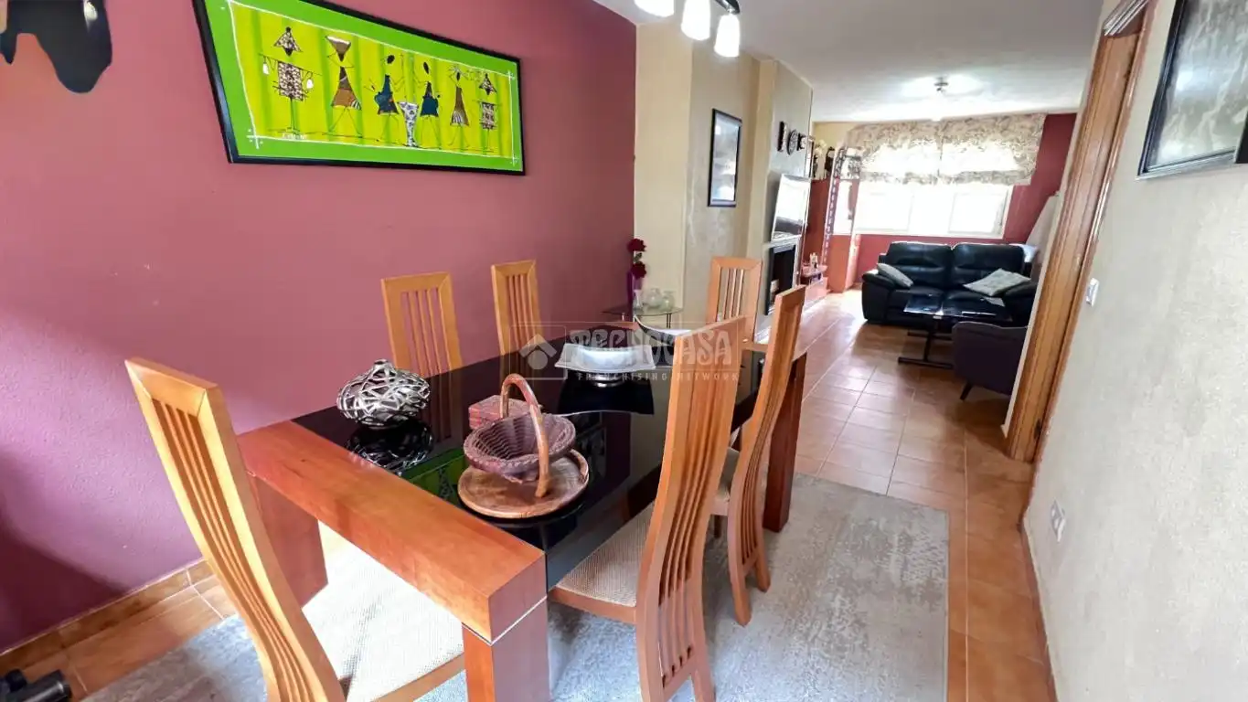 Esszimmer von Einfamilien-Reihenhaus zum Verkauf in Alcalá de Henares mit Terrasse