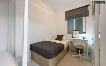 Bedroom of Flat to share in  Barcelona Capital  with Terrace