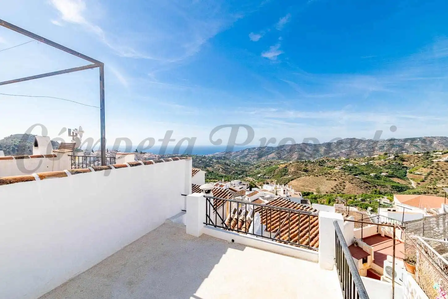 Terrassa de Casa o xalet en venda en Frigiliana, Málaga