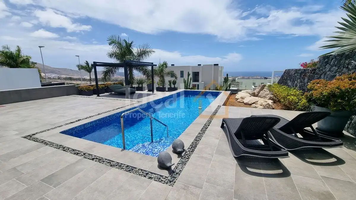 Detached house with pool for sale in Costa Adeje, imagen 2
