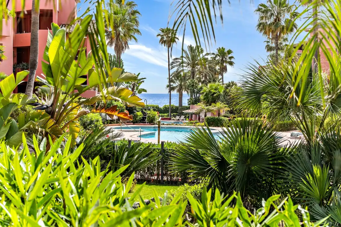 Baixos amb piscina en venda a Selwo, imagen 11