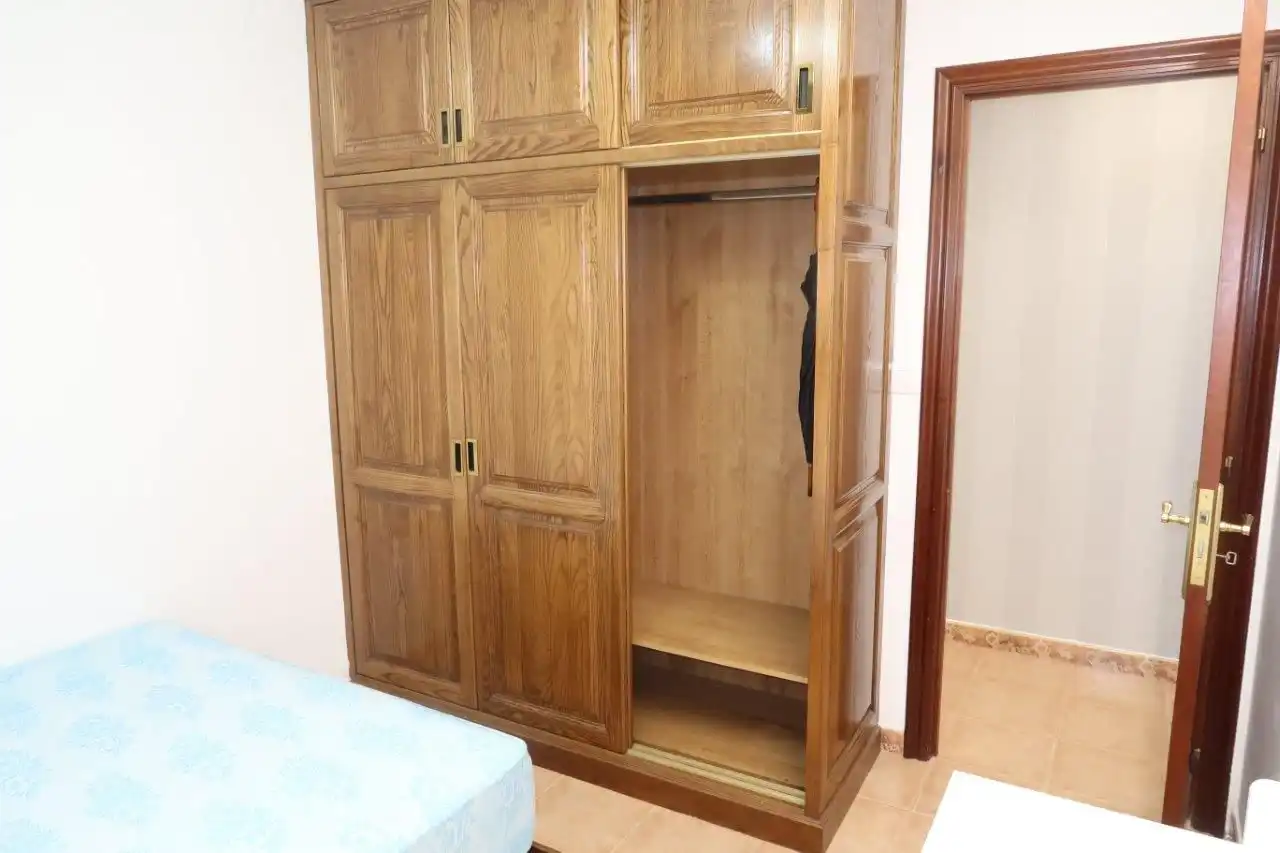 Schlafzimmer von Wohnung zur Miete in A Coruña Capital  mit Heizung und Möbliert