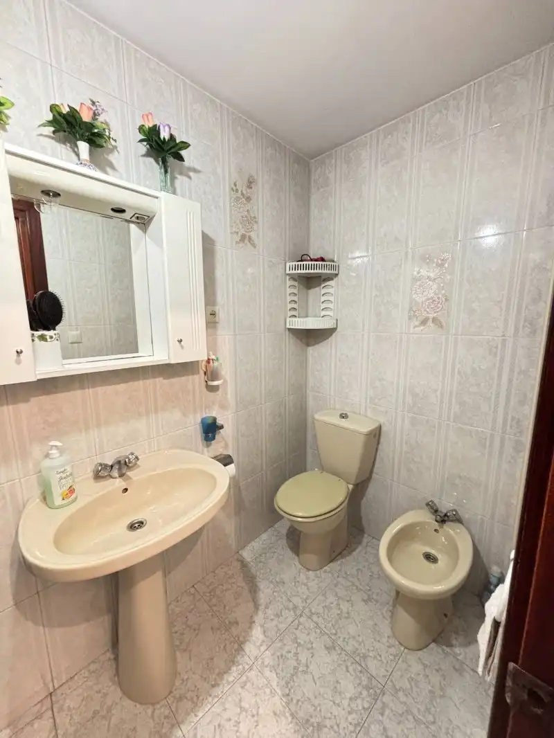 Baño de Casa adosada en venta en Cartes con Jardín privado y Amueblado