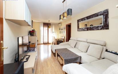 Living room of Flat for sale in  Granada Capital  with Air Conditioner, Heating and Private garden