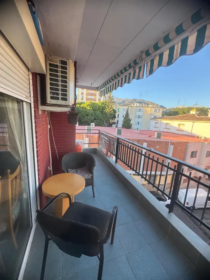Vista exterior de Piso para compartir en Marbella con Aire acondicionado, Terraza y Amueblado