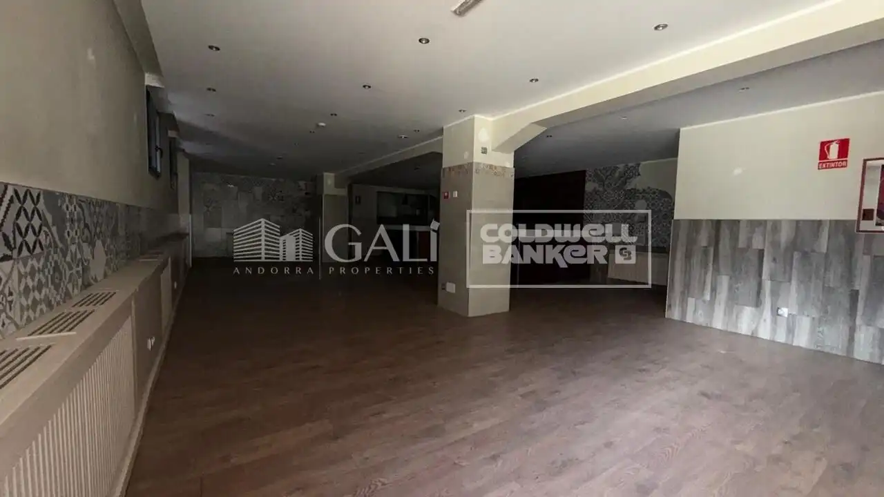Local comercial de lloguer a Avenida Avinguda de Fiter i Rossell 33, imagen 3