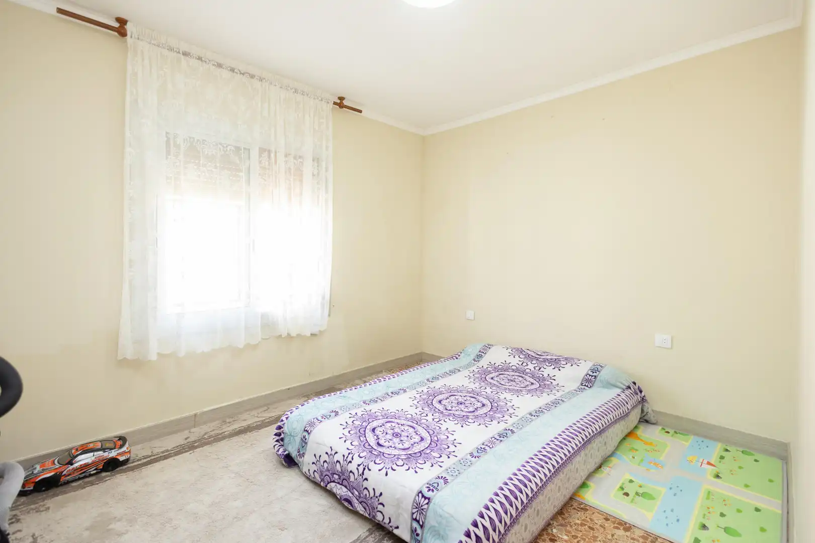 Schlafzimmer von Wohnung zum Verkauf in Sant Boi de Llobregat mit Klimaanlage, Ofen und Balkon