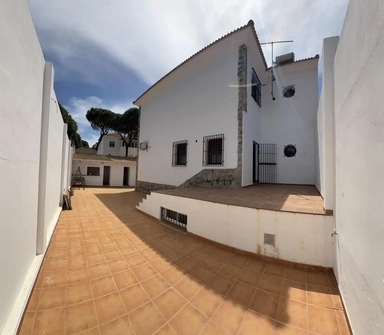 Vista exterior de Casa adosada en venta en Mazagón con Aire acondicionado, Trastero y Piscina