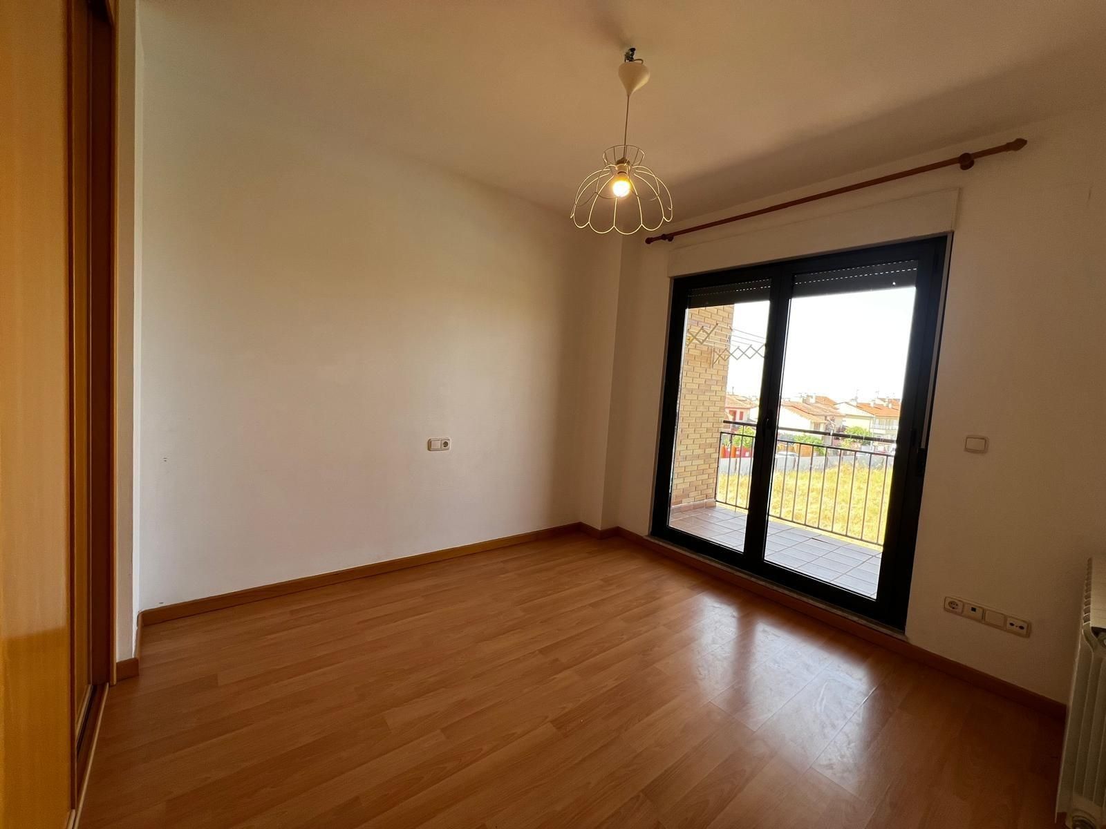 Bedroom of House or chalet for sale in Cabrerizos  with Heating, Private garden and Parquet flooring