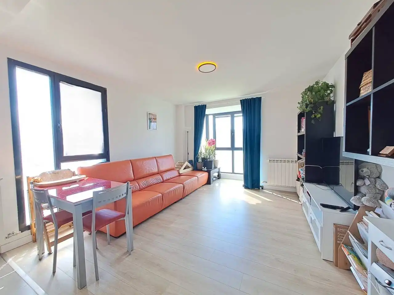 Living room of Flat for sale in Burgos Capital  with Heating, Parquet flooring and Terrace