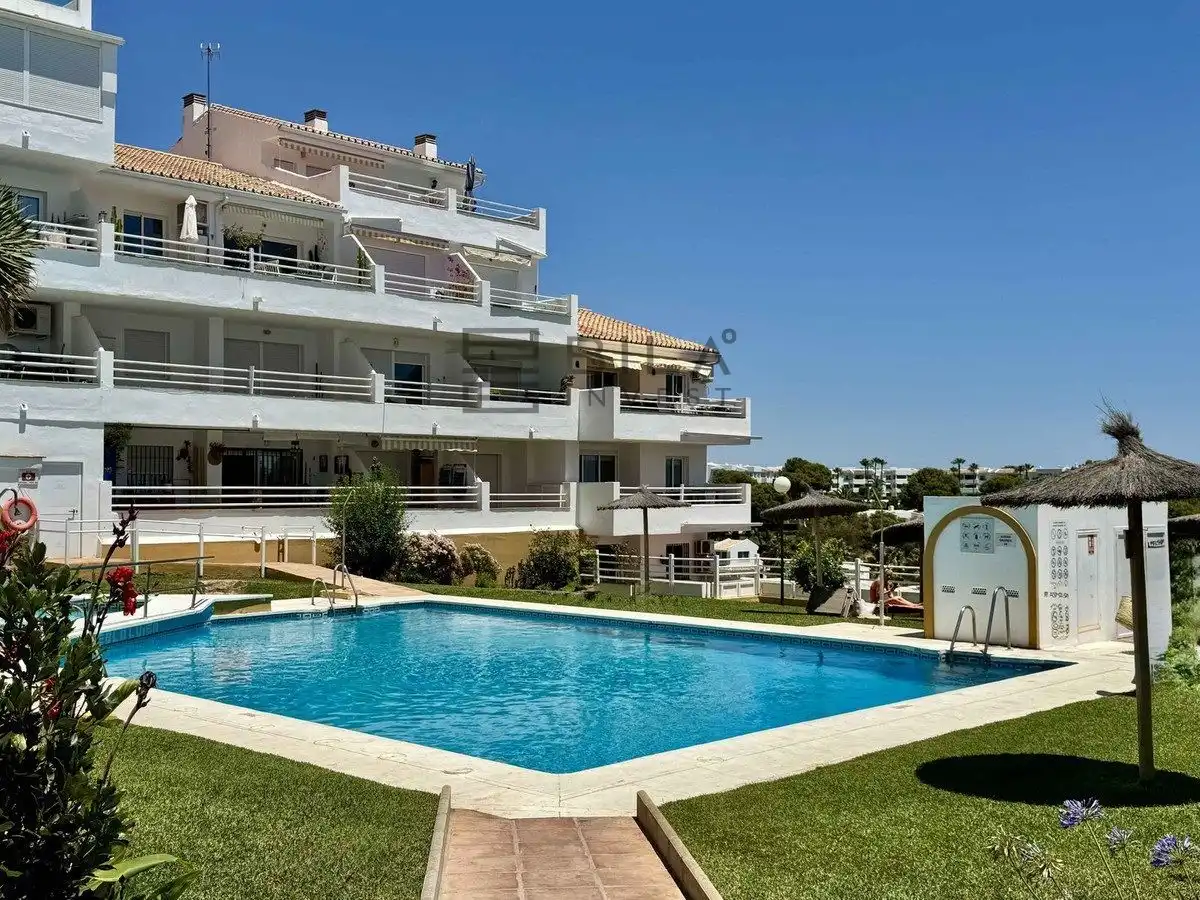 Dúplex amb piscina en venda a Urb. Pueblo Luisa, Colinas del Mar, imagen 4