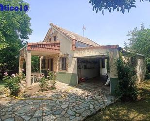 Vista exterior de Casa o xalet en venda en Cubillas de los Oteros amb Terrassa, Piscina i Moblat