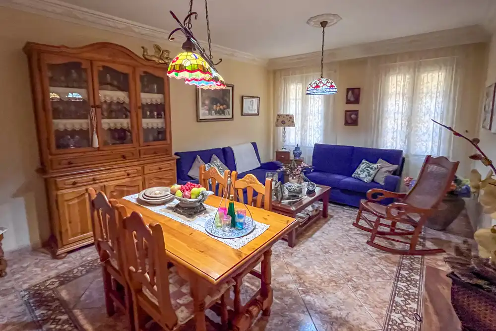 Esszimmer von Einfamilien-Reihenhaus zum Verkauf in Agulo