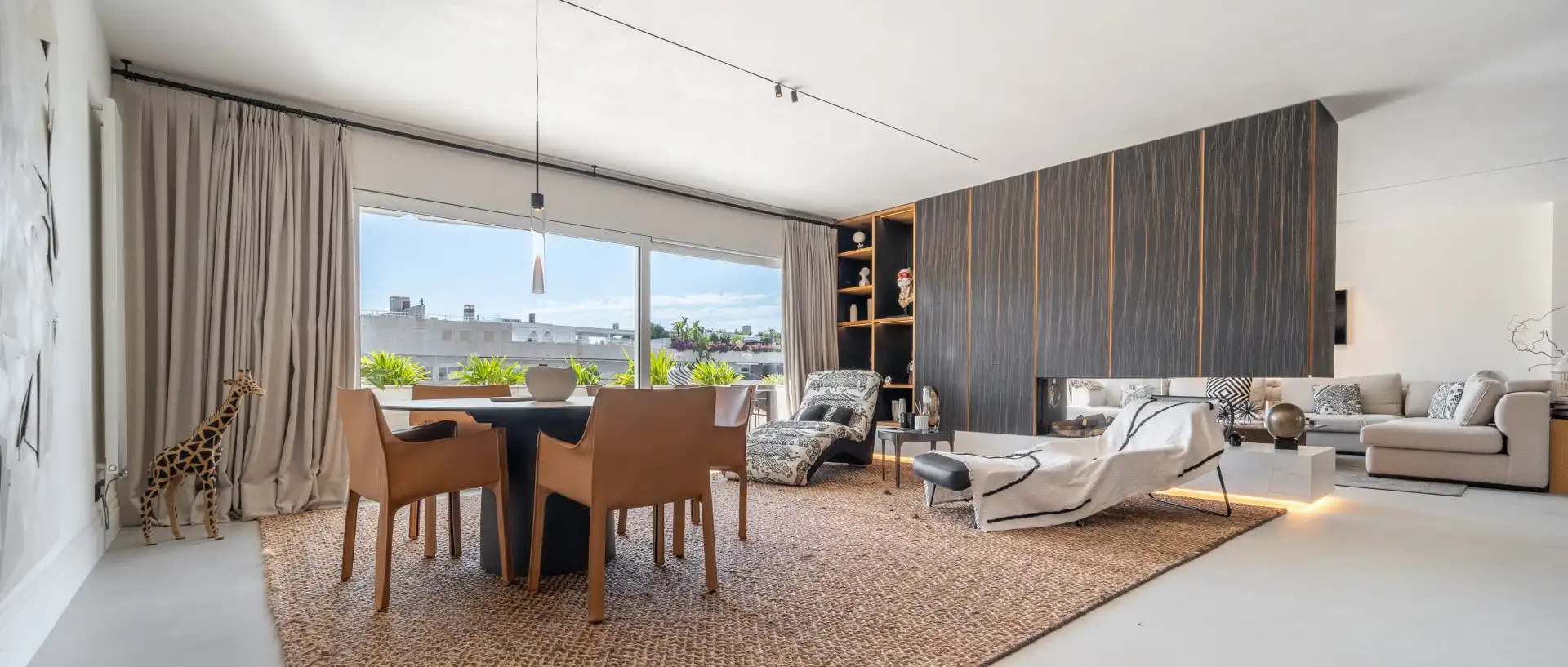 Sala de estar de Ático en venta en Nueva Andalucía