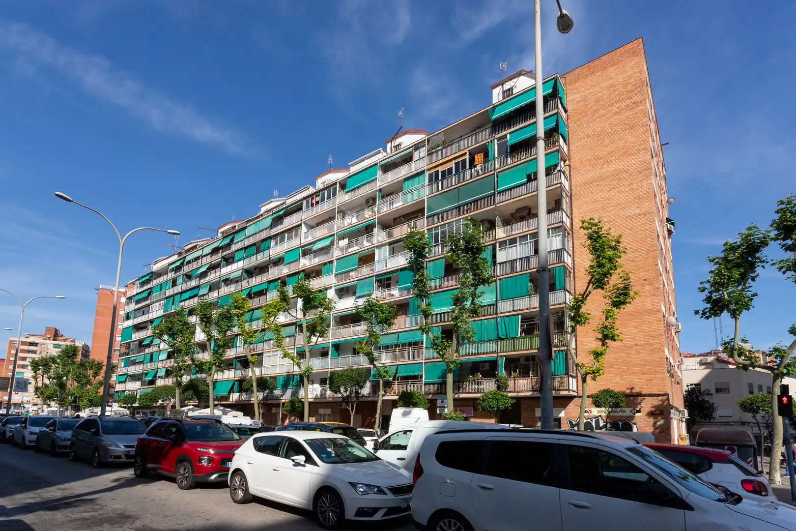 Vista exterior de Pis en venda en Badalona amb Calefacció i Balcó