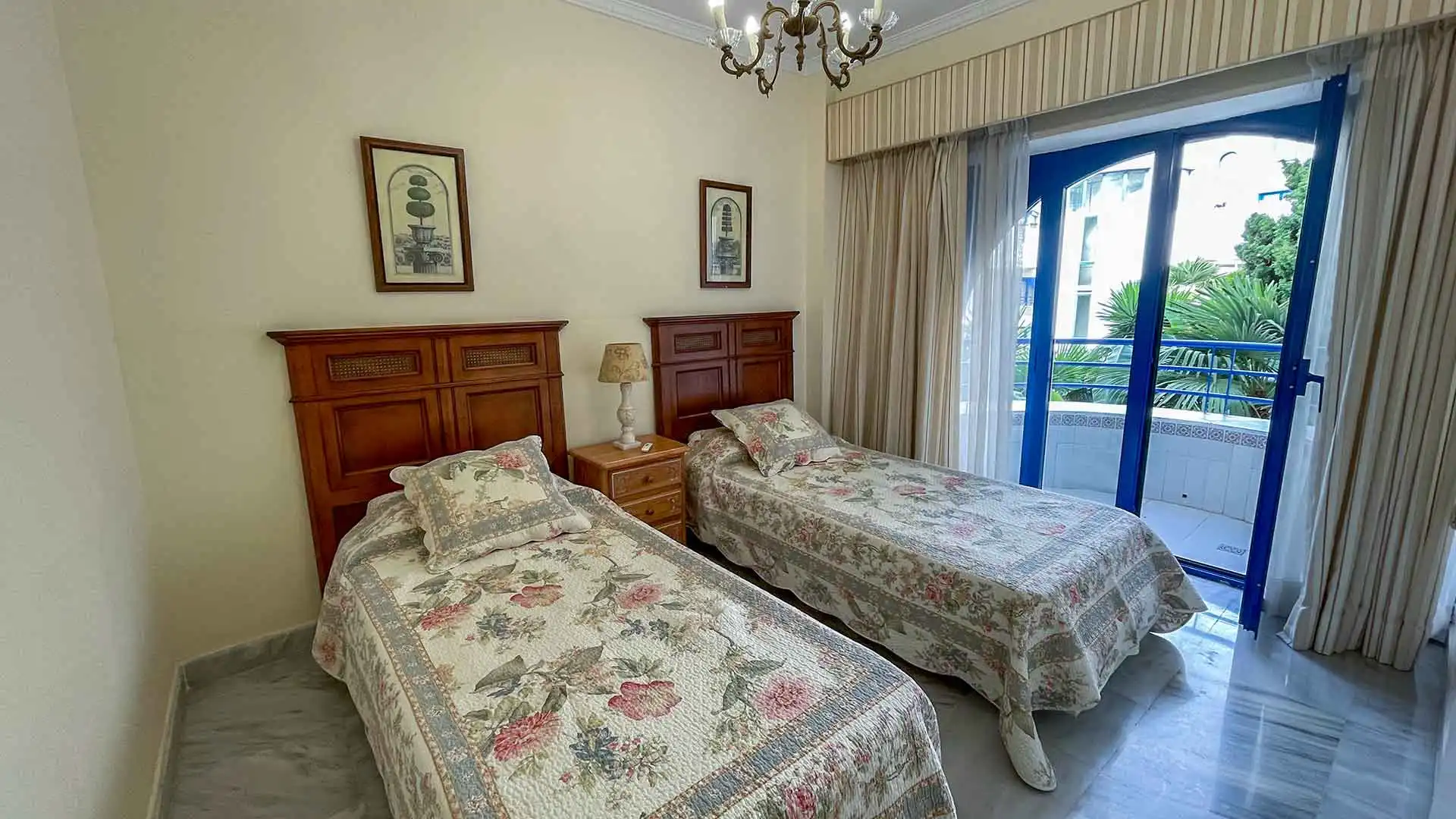 Bedroom of Apartments for rent in Marbella  with Air Conditioner, Terrace and Swimming Pool
