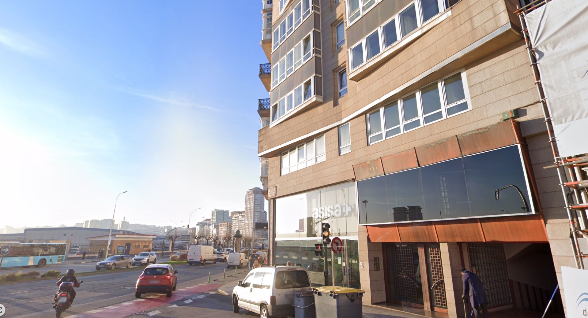 Vista exterior de Local en venda en A Coruña Capital  amb Aire condicionat i Alarma