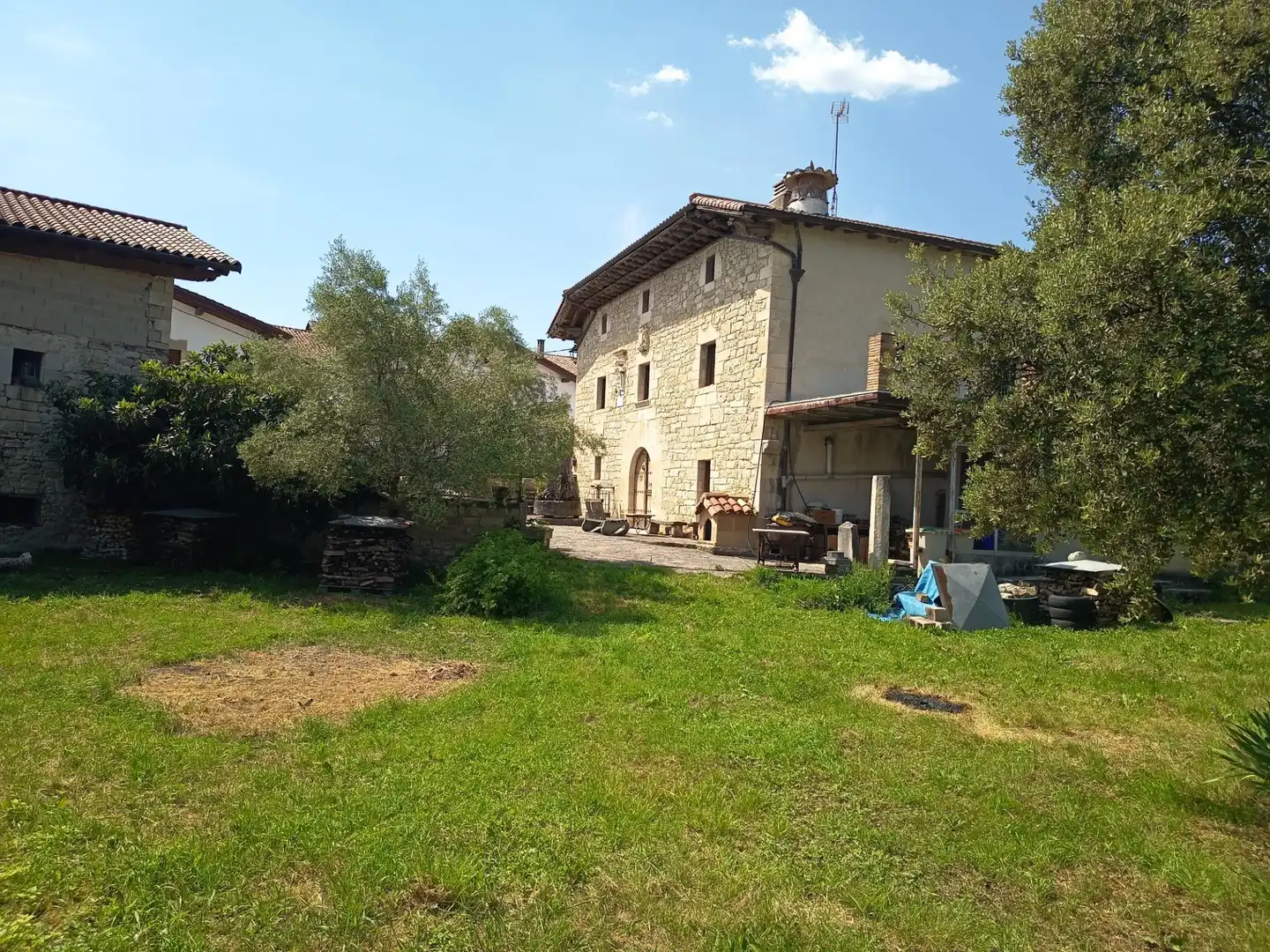 Garden of Houses for sale in Iza / Itza  with Heating