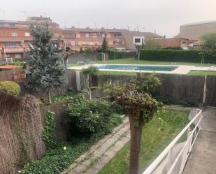 Piscina de Casa adosada en venda en Mollerussa amb Calefacció, Jardí privat i Terrassa