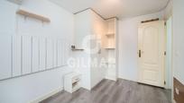 Bedroom of Flat for sale in  Madrid Capital