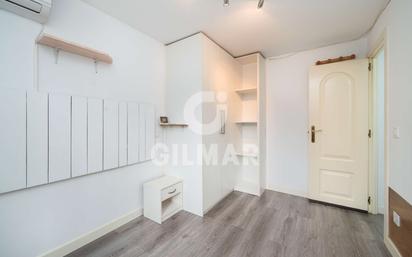 Bedroom of Flat for sale in  Madrid Capital
