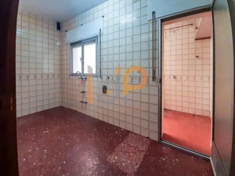 Kitchen of Flat for sale in Úbeda  with Balcony