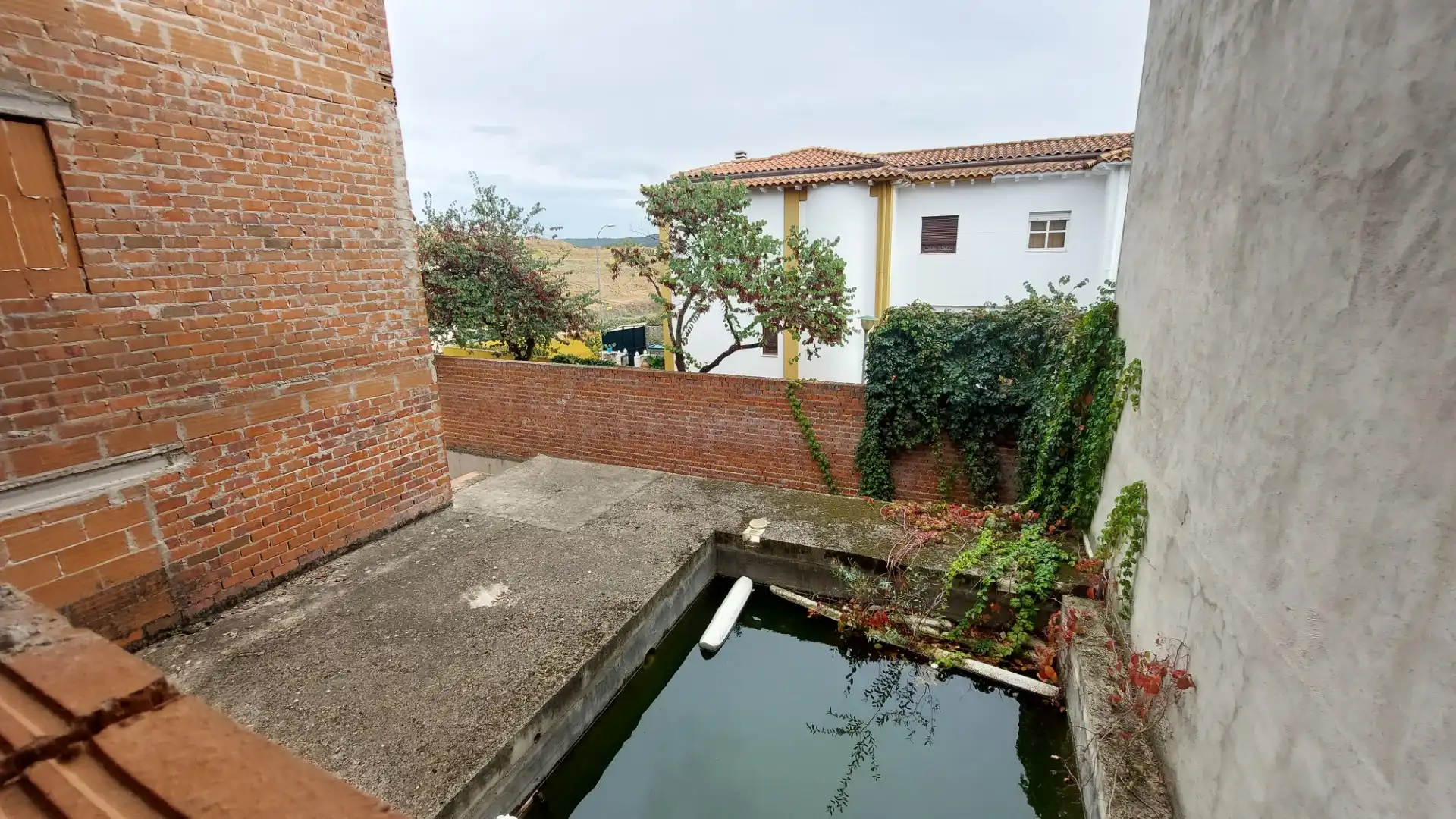 Houses for sale in N/A, -1, Miralvalle - Av. Virgen del Puerto - La Data