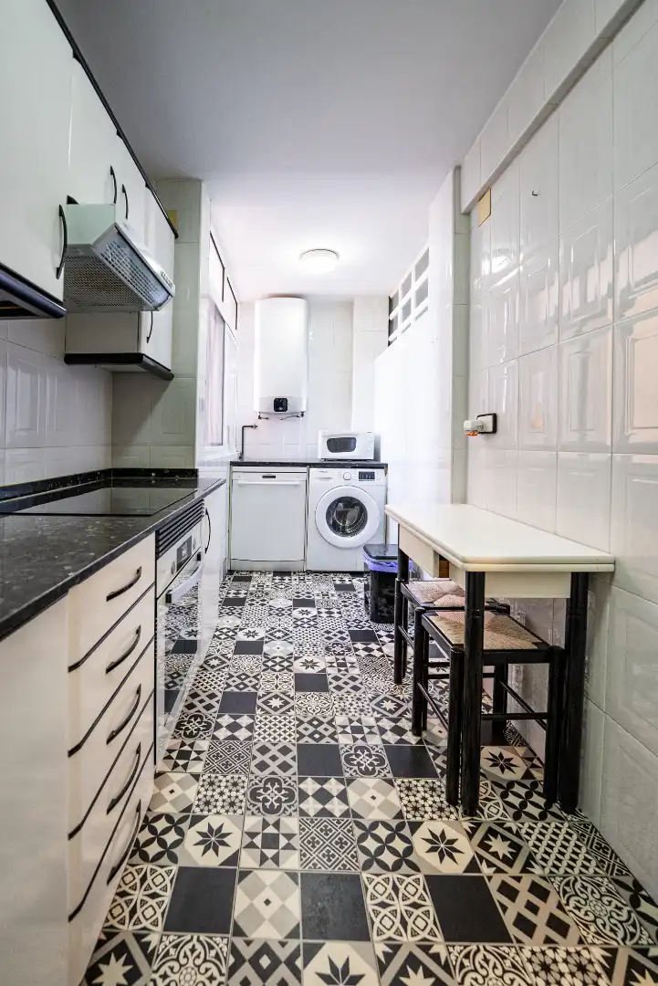 Cocina de Piso en venta en Tarragona con Parquet, Terraza y Amueblado
