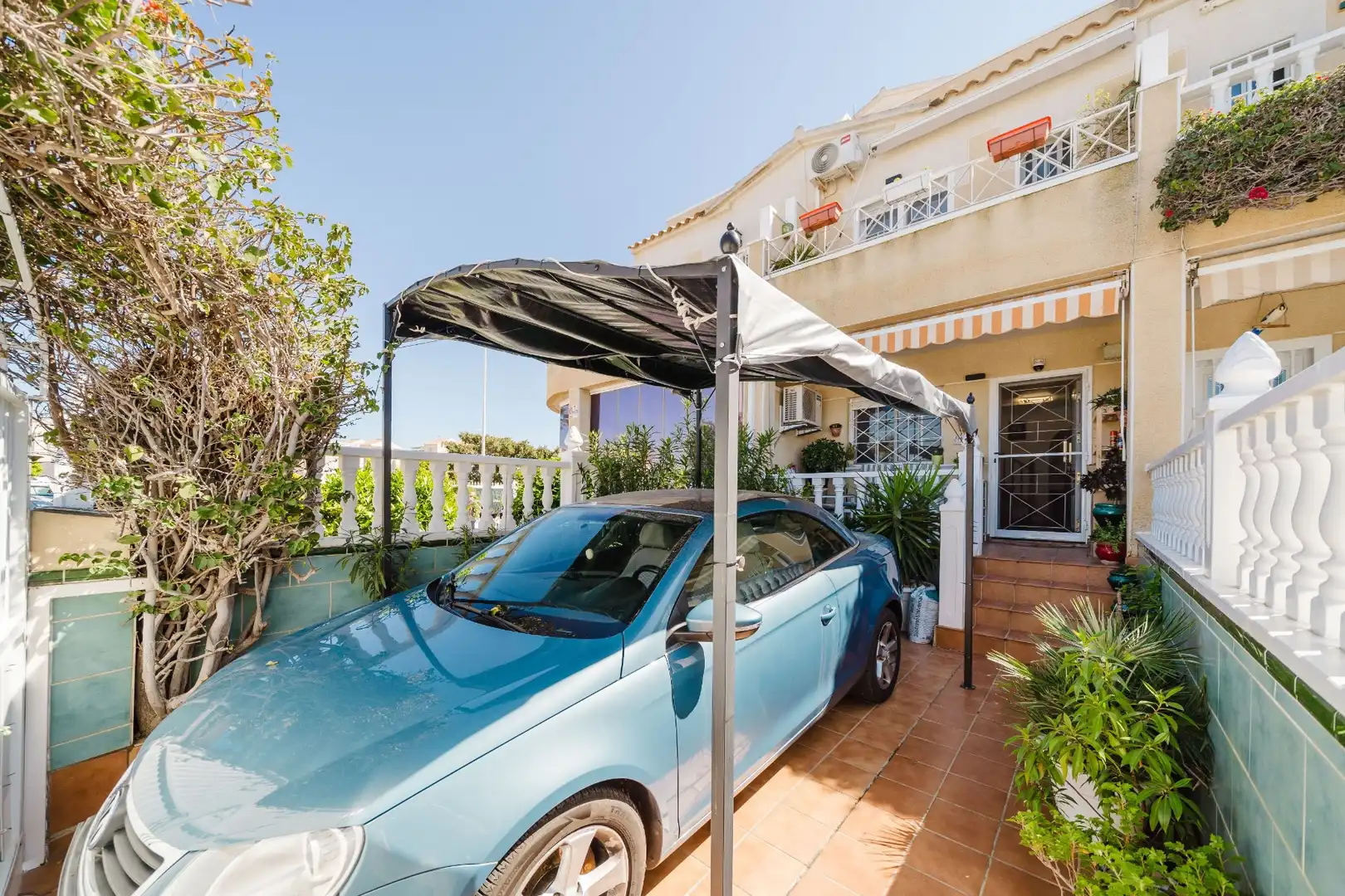 House with pool for sale in Zona Carrefour - Urbanizaciones