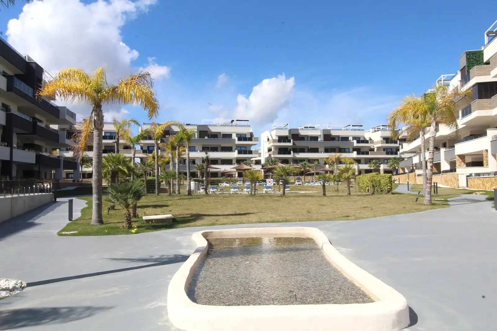 Apartment with garden for sale in Orihuela Costa