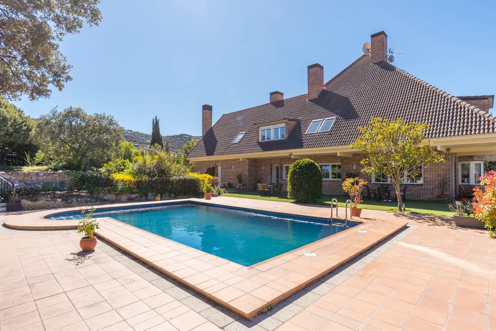 Swimming pool of Houses for sale in Collado Villalba  with Air Conditioner, Heating and Private garden
