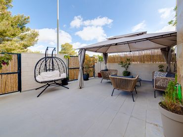 Casa aparellada amb piscina en venda a Orihuela Costa