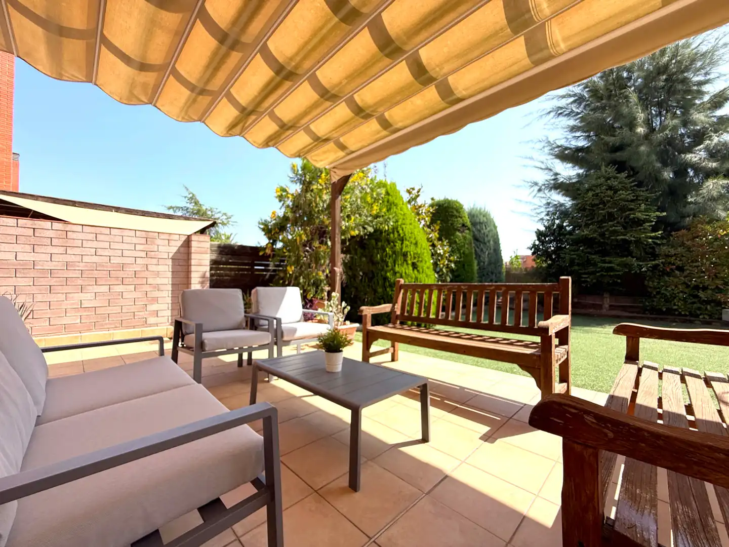Casa a schiera con terrazza in vendita a Carrer de Vinebre, imagen 9