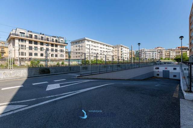 Garaje en Alquiler en Teresa de Calcuta Plaza, 5 en Egia